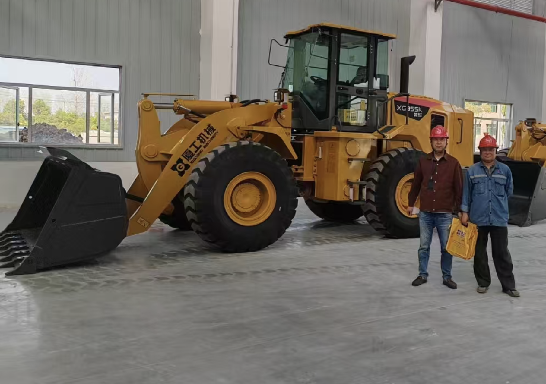 新車培訓交接完畢，合影留念